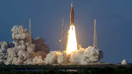 Imagini spectaculoase. Cum s-a văzut lansarea rachetei Artemis II din avion