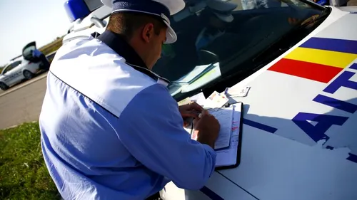 Un polițist din Alba a fost prins fără asigurare la mașină și a refuzat să predea numerele de înmatriculare - VIDEO