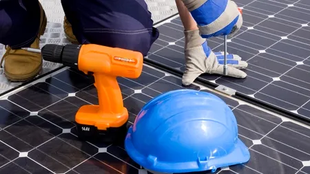 Complexul Energetic Oltenia ar putea construi, din 2014, mai multe parcuri fotovoltaice