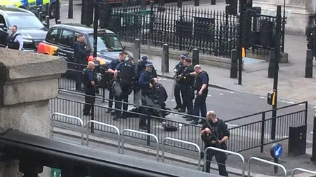 Focuri de armă lângă Parlamentul britanic. Un bărbat a fost deja reținut
