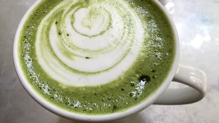 MATCHA, băutura verde care cucerește România. De ce tot mai multe persoane renunță la cafea