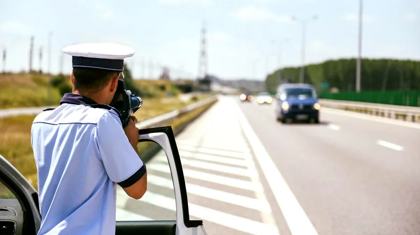 Șofer din Botoșani, surprins circulând cu 153 KM/H într-o localitate din Buzău. Ce sancțiuni a primit vitezomanul