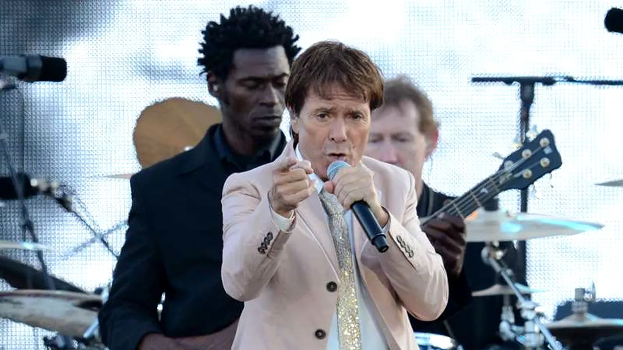 O proprietate a lui Cliff Richard, percheziționată de poliție, în urma unor acuzații de pedofilie