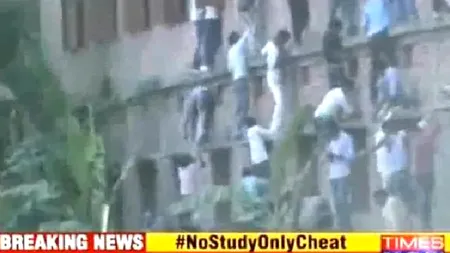 Imaginile rușinii: Cum se copiază la examene în India