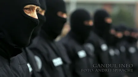 160 de percheziții în București și 5 județe. Sunt vizate 50 de persoane care au prejudiciat statul cu 50 de milioane de euro. Un senator este suspectat că a protejat gruparea