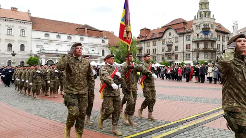 Ziua Europei sărbătorită la Timișoara prin defilare militară, atelier de caricatură și concerte - FOTO