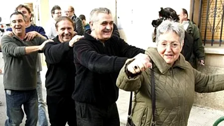 Cel mai ghinionist om din lume. Care este motivul pentru care un bărbat a fost singurul dintre locuitorii unui orășel din Spania care nu a câștigat la Loto