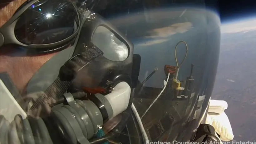 Un vicepreședinte Google a doborât recordul lui Felix Baumgartner, sărind de la o înălțime de 41.420  de metri. VIDEO