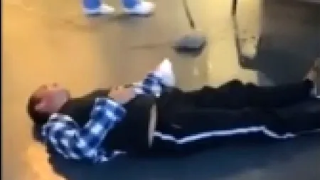 Adevărul despre cazul infirmierelor care au șters cu mopul pe lângă un pacient prăbușit în spital. Ce scrie în raportul spitalului din Tulcea