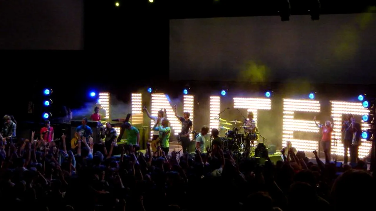 Hillsong, noul fenomen religios care adună sute de mii de tineri la întruniri. Care este secretul 