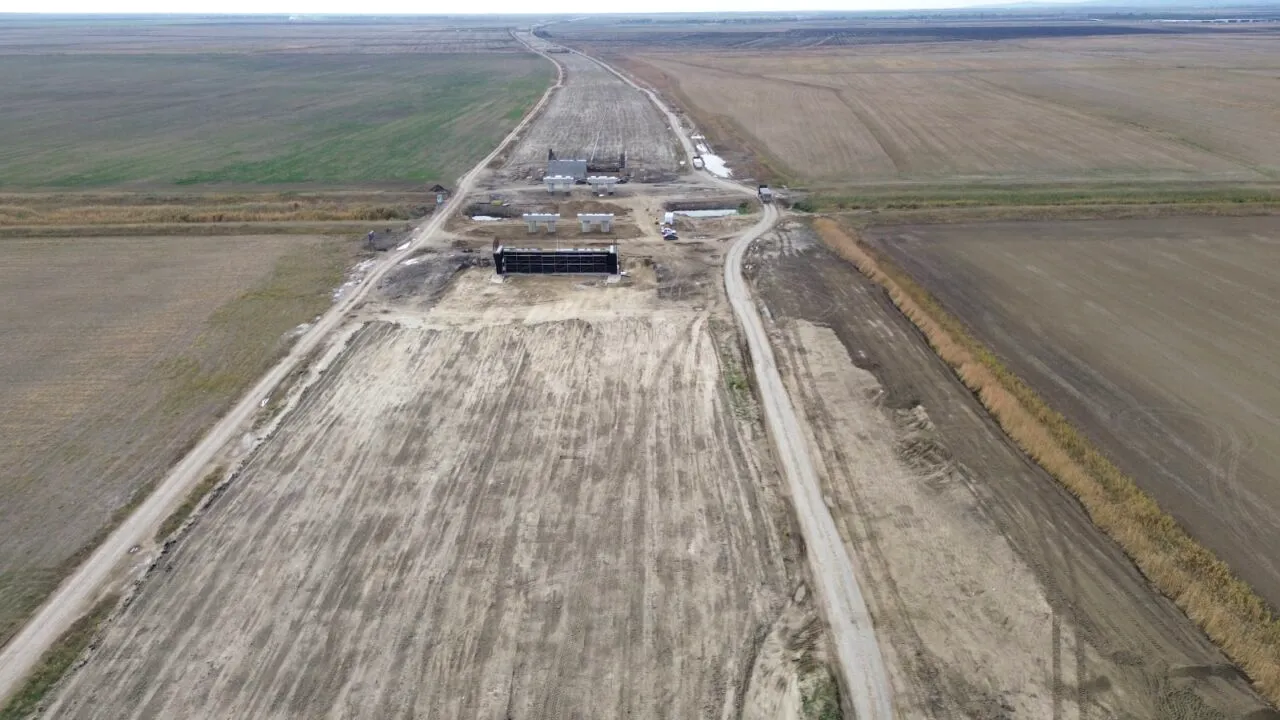 EXCLUSIV | Lucrările pe Lotul 2 al Autostrăzii Ploiești – Buzău, construit de Asocierea Coni-Trace, aproape de 50%