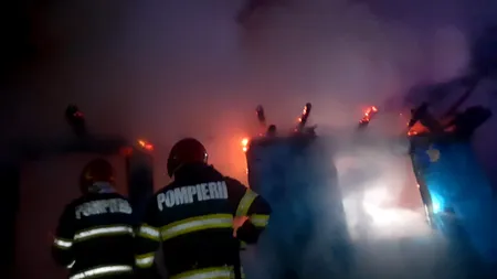 Incendiu la o casă din județul Bacău. Pompierii au găsit în interior două persoane carbonizate (FOTO)