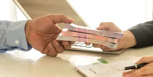 Refinanțarea ar putea fi o soluție pentru cei cu credite Prima Casă sau Noua Casă. La cât ar putea ajunge ratele în funcție de ROBOR și IRCC