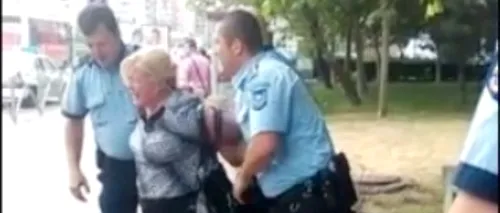 Polițiștii au oprit o femeie care a traversat strada printr-un loc nepermis. Reacția dură pe care au avut-o când femeia a refuzat să se legitimeze