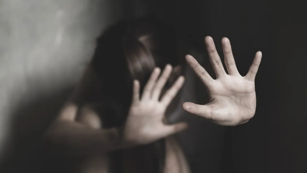 Calvarul trăit de o adolescentă româncă în Spania: A fost lovită în cap, izbită de o bordură și călcată cu bicicletele! „Viața ei a atârnat de un fir de păr”