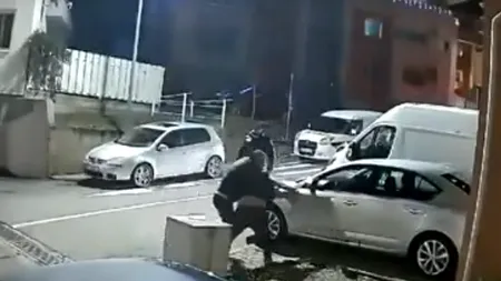 Scandal cu arme albe în „capitala Ardealului”. Liderul galeriei U Cluj, atacat în stradă cu un CUȚIT, în prezența unui fost patron din Superliga