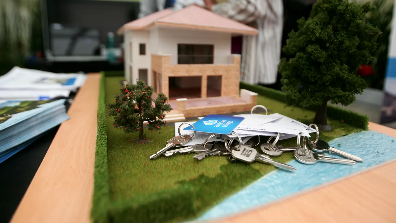 Care sunt diferențele dintre un credit imobiliar standard și Prima casă?