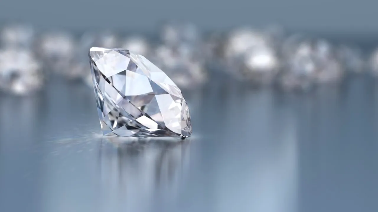 (P) 4C-urile diamantului explicate: tăietură, culoare, claritate și carate