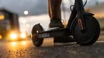 Bărbat de 45 de ani găsit decedat lângă o trotinetă electrică. Ce piste iau în calcul anchetatorii