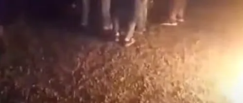 VIDEO. Petrecere în stradă și cauciuri arse, live pe Facebook în noaptea de Înviere. Petrecăreții s-au ales cu amendă