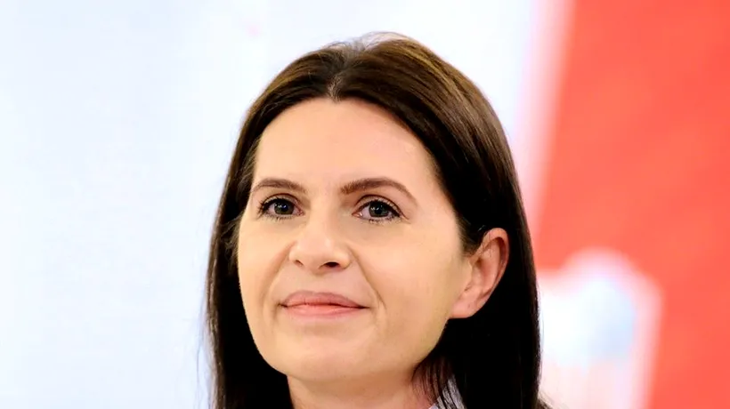 PAȘTE. Mesajul primit de liberala Adriana Săftoiu, după acordul MAI-BOR: ”Sunteți niște cretini! Ne ucideți!”