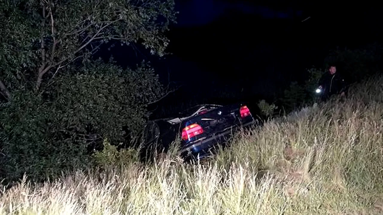Tragedie la Arad. Două tinere au murit după ce au plonjat cu mașina într-un lac