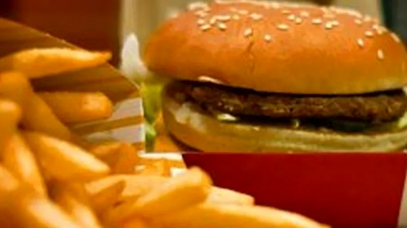 O femeie din SUA susține că a înghițit un ciob de sticlă, care era într-un sandviș de la McDonald''s