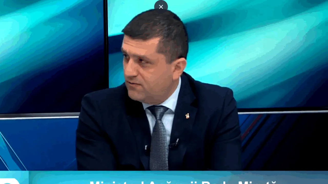 Turbulenţele politice îl încurcă la SAFE pe ministrul Radu Miruţă: 