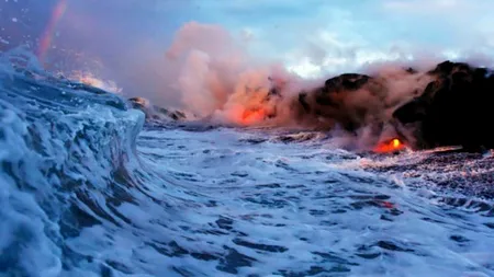 În mijlocul râului de foc. GALERIE FOTO cu spectacolul unei erupții vulcanice