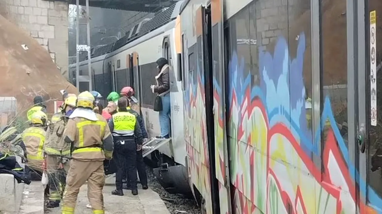 Coliziune între două trenuri de pasageri, în Spania. 75 de pasageri au suferit leziuni minore / Precizările MAE (UPDATE)