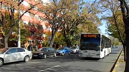 Cum a pedepsit RATB un șofer care a prins un copil de 1 an între ușile autobuzului