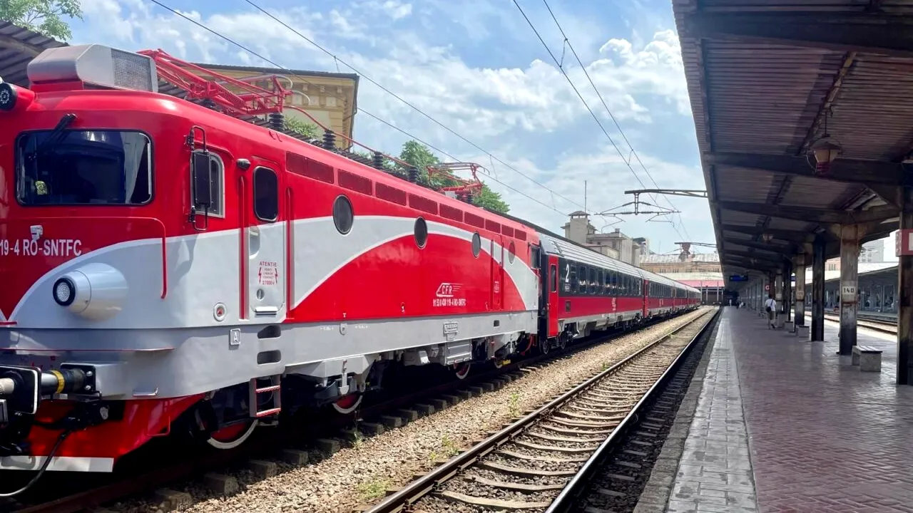 Mecanici de locomotivă și șefi de tren, depistați sub influența ALCOOLULUI. Poliția a făcut sute de controale după accidentul din Gara Basarab