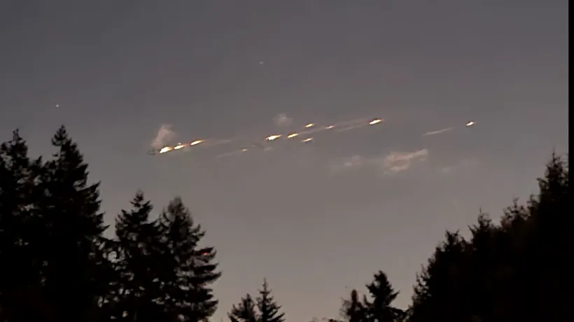 Resturi ale unei rachete Space X au luminat cerul SUA. Imagini VIDEO impresionante