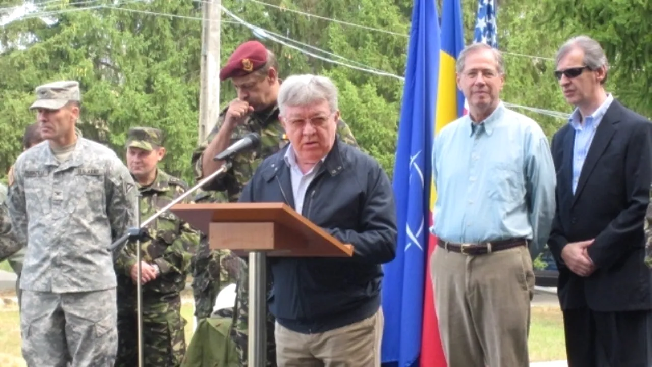 Ministrul apărării nu-l reevaluează pe Gabriel Oprea. 