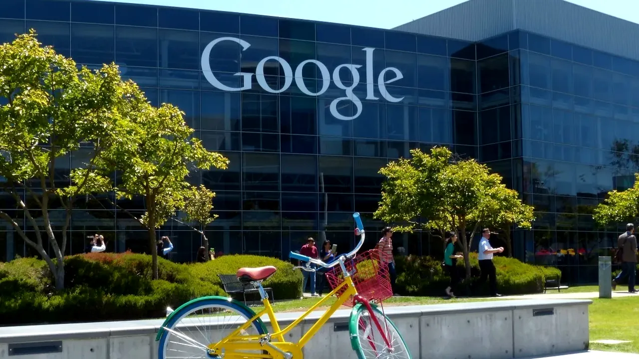 Angajat Google pus sub acuzare în Statele Unite. A câștigat peste 1,2 milioane de dolari din informații confidențiale