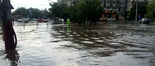 Imagini de coșmar la Galați: Mașini luate de apă și străzi inundate, după o ploaie torențială. Galerie FOTO