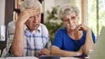 Legea pentru cei mai săraci pensionari, promulgată de Nicușor Dan. Ce vizează actul normativ