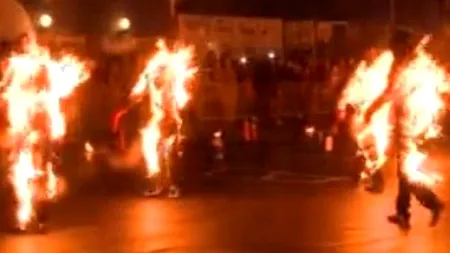 VIDEO: Record inedit. Și-au dat foc pentru a intra în Cartea Recordurilor