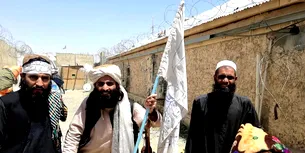 Oficialii talibani, obligați să își CONCEDIEZE fiii angajați în instituții guvernamentale