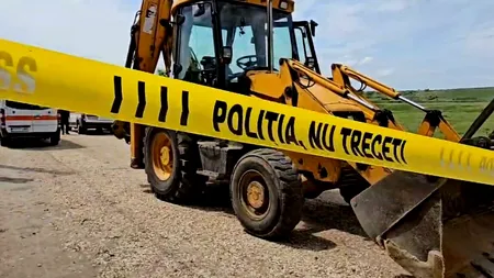 Doi bărbați au MURIT după ce cupa unui excavator a căzut peste ei, în curtea unei companii din Turnu Măgurele