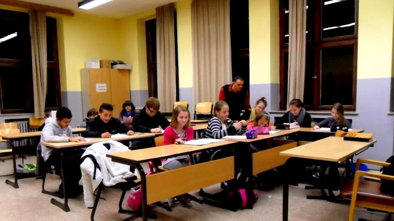 Condamnată la închisoare după ce fiul ei a strâns 1.181 de absențe la școală