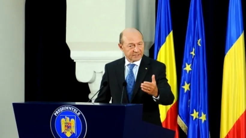 Băsescu decorează deputații moldoveni care au contribuit la recunoașterea limbii române la Chișinău