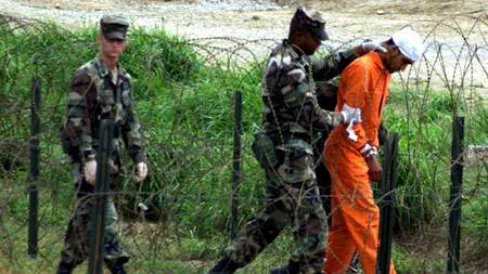 Medici, complici la aplicarea torturii în închisori aparținând Pentagonului și CIA - raport