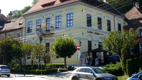 Ungaria continuă să cumpere clădiri de patrimoniu în Ardeal. După Sălaj, Carei și Satu Mare, compania deținută de statul vecin intră în centrul istoric al Sighișoarei