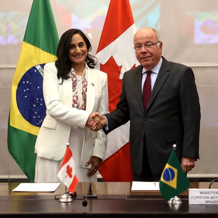 Ministrul canadian de Externe, Anita Anand și omologul său brazilian, Mauro Vieira - Foto: Facebook/Anita Anand