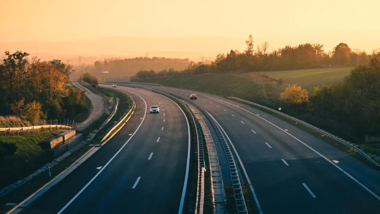 Încă un contract e gata de semnat pe A8. Acesta este cel mai dificil tronson de pe Autostrada Unirii
