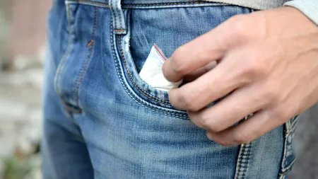 Ofițer de la un penitenciar din Miercurea Ciuc, prins cu DROGURI / Ce explicație le-a dat jandarmilor care l-au percheziționat