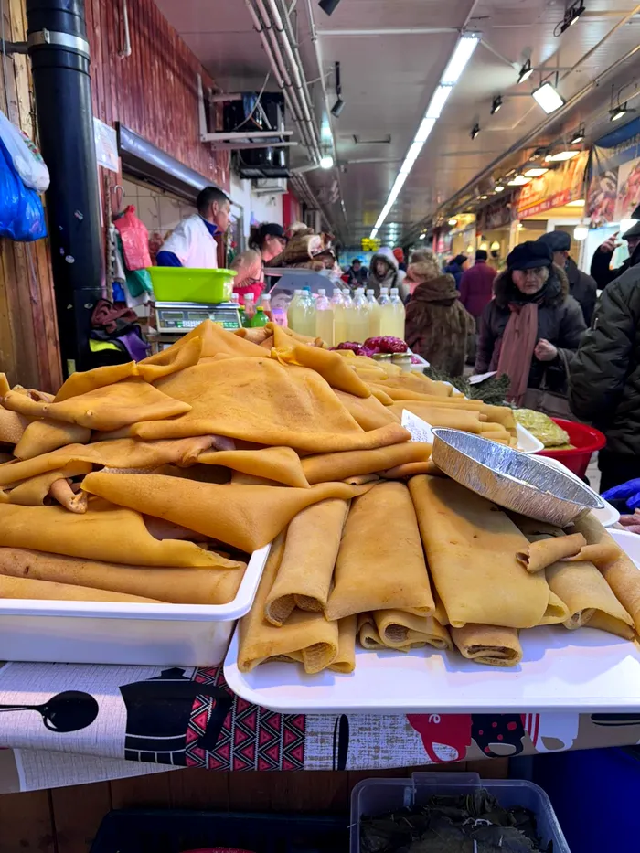 Care sunt prețurile în prag de sărbători în cea mai mare piață din București. Cu cât se vinde un kilogram pește proaspăt la Obor