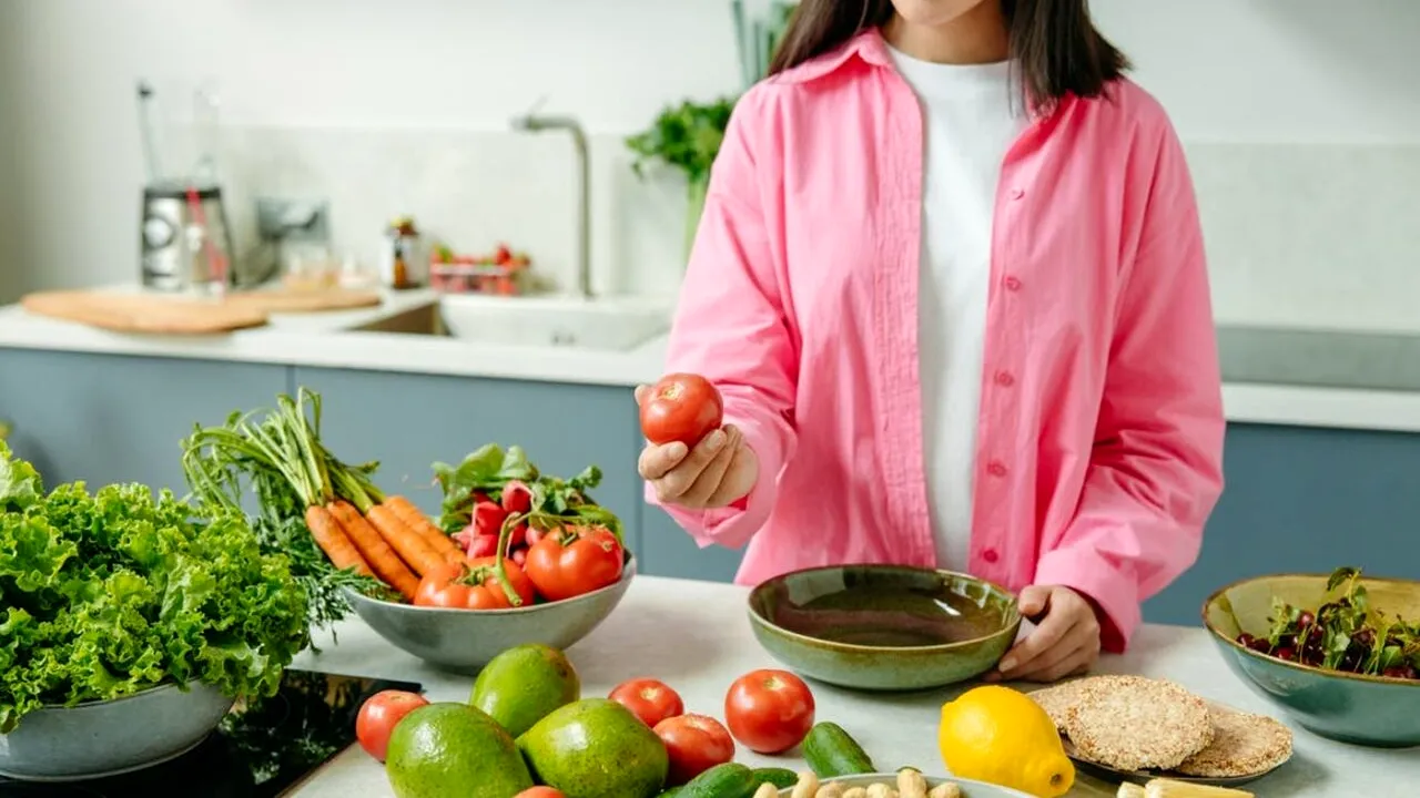 Dieta miraculoasă care te scapă de grăsimea de pe burtă. Trebuie să o ții numai 5 zile