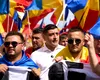 AUR a mărșăluit cu steaguri tricolore/ Simion îi numește „PAPAGALI” pe președinte și premier: „Nu au câștigat nimic anulând alegerile și fraudându-le”